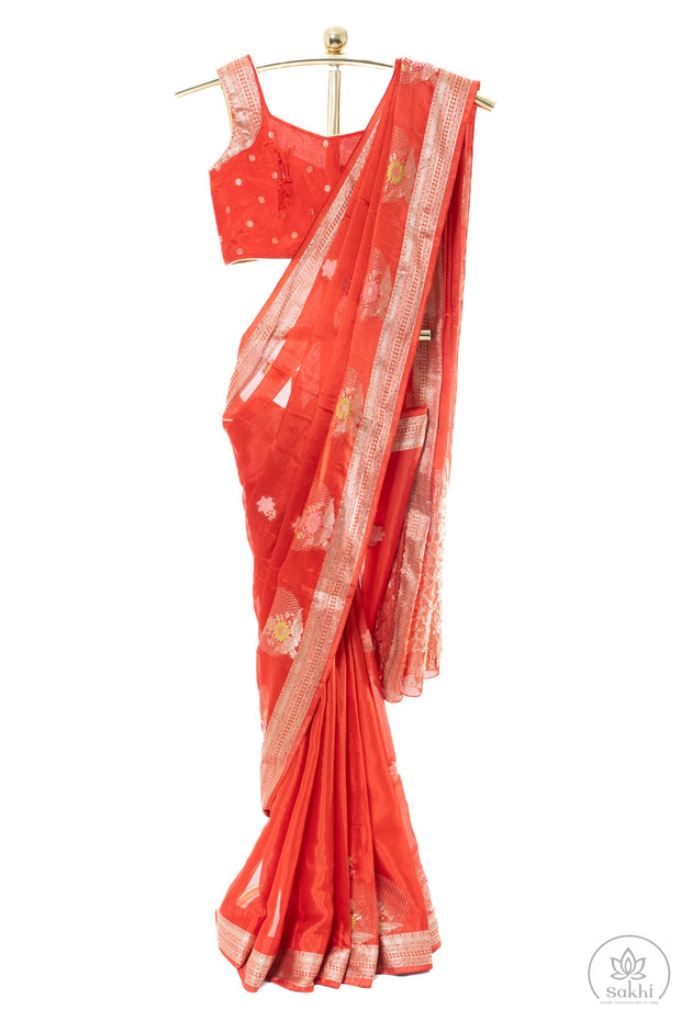 Red Semi-Wrinkle Crepe Silk Saree with Matching Blouse