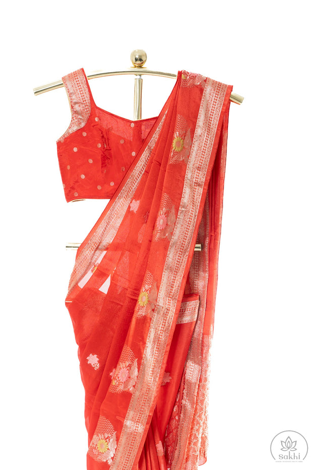 Red Semi-Wrinkle Crepe Silk Saree with Matching Blouse