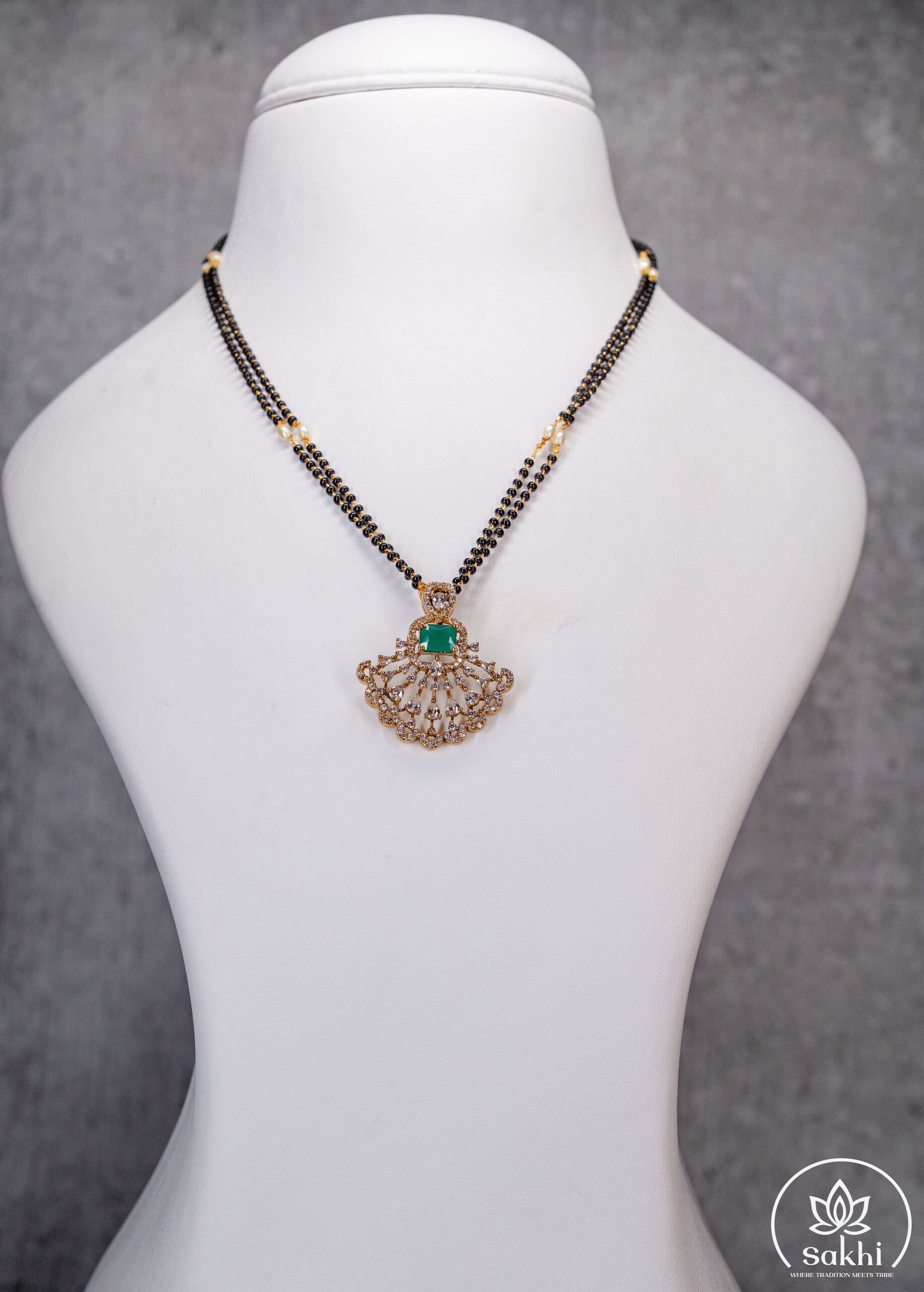 Elegant Green Stone Black Beads Necklace Set