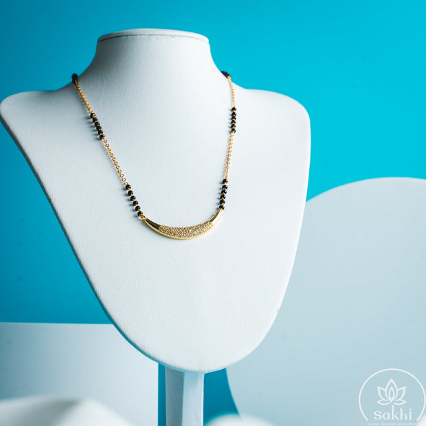 Curved Shine Black Beads Necklace