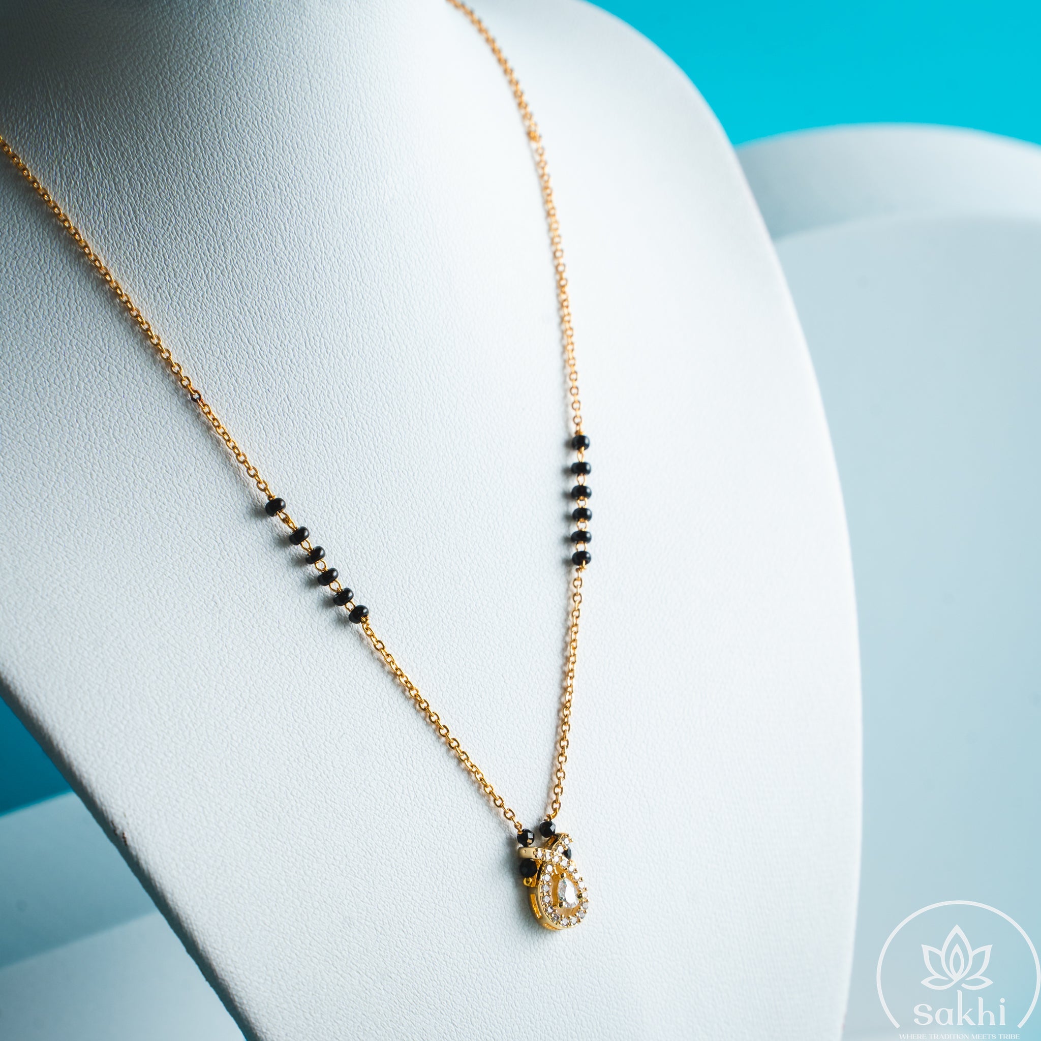 Teardrop Bow Black Beads Necklace