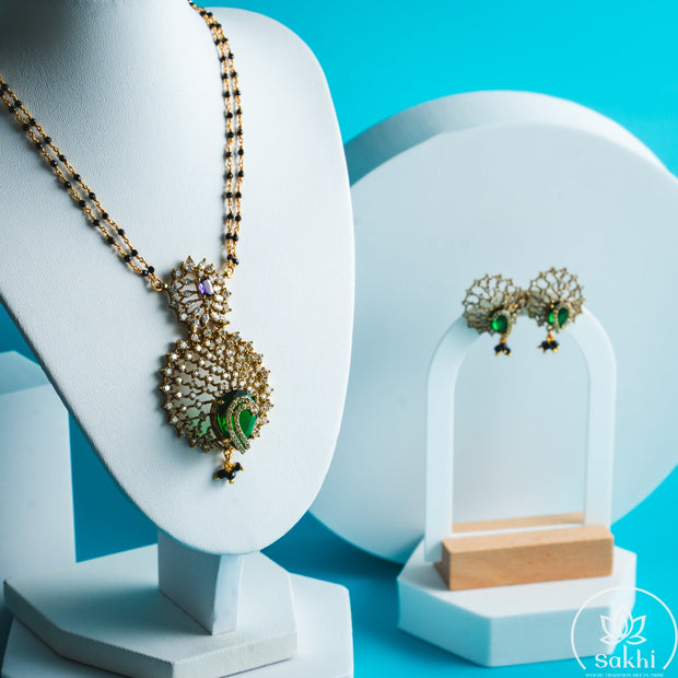 Royal Web Emerald Accent Black Beads Necklace Set