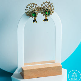 Royal Web Emerald Accent Black Beads Necklace Set