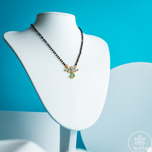 Emerald Bloom Black Beads Necklace