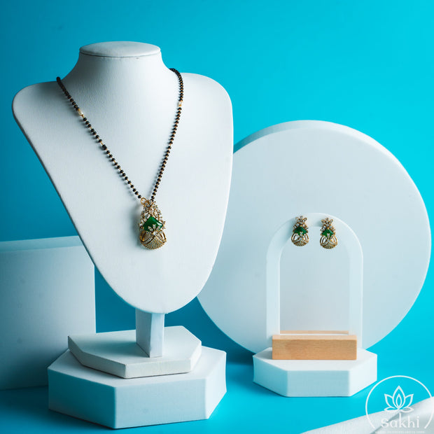 Emerald Bloom Black Beads Necklace Set