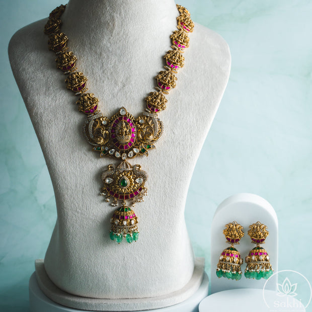 Divine Lakshmi Kundan Set