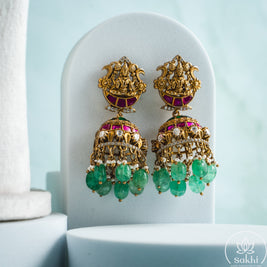 Divine Lakshmi Kundan Set
