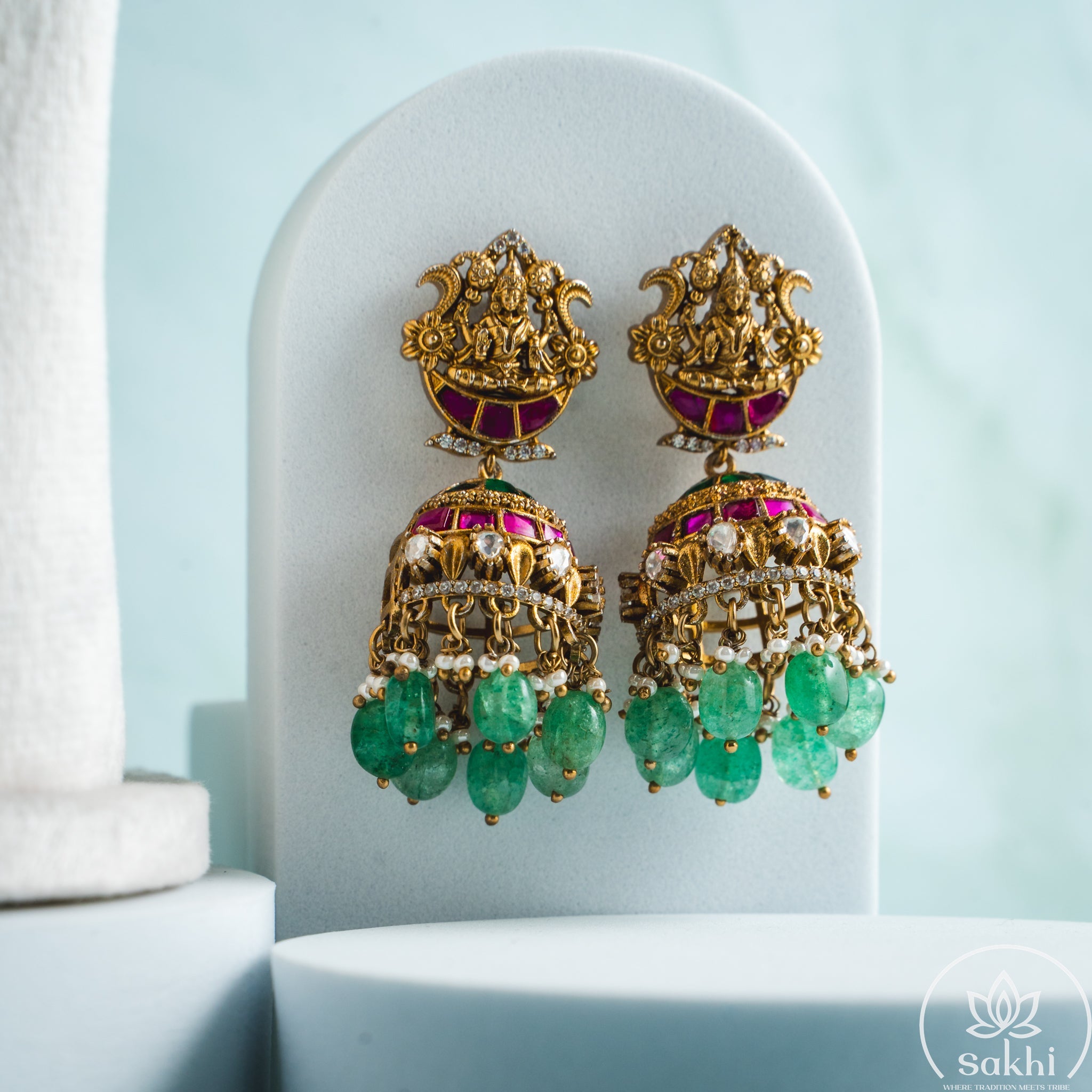 Divine Lakshmi Kundan Set