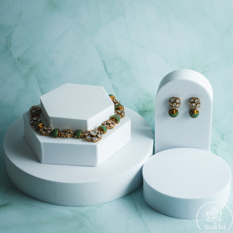 Elegant Kundan Necklace Set (Green)