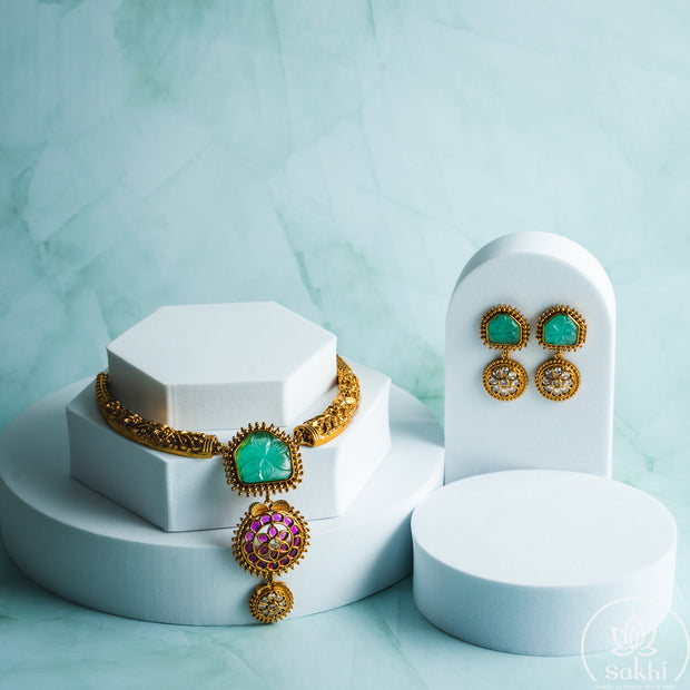 Kundan Green Stone Necklace Set