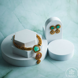 Kundan Green Stone Necklace Set