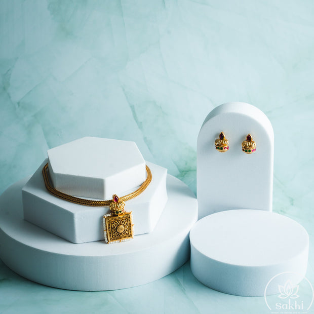 Kalash Pendant Set
