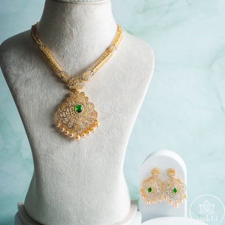 Diamond look-alike Necklace Set