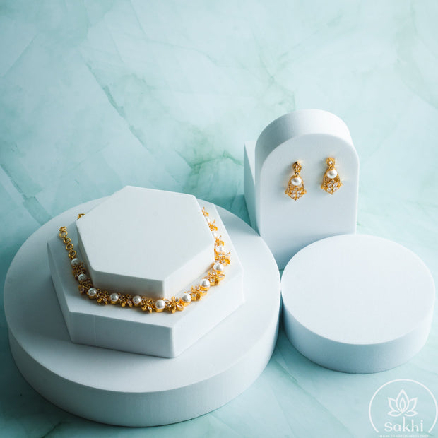 Grace Pearl Necklace Set