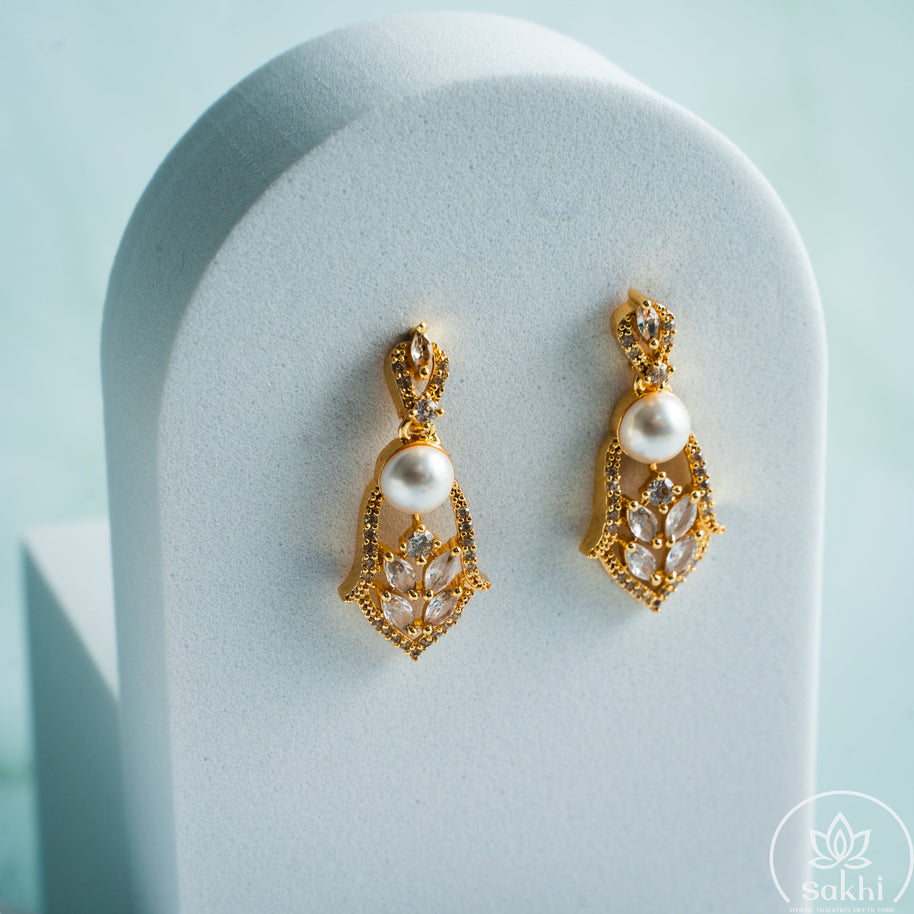 Grace Pearl Necklace Set