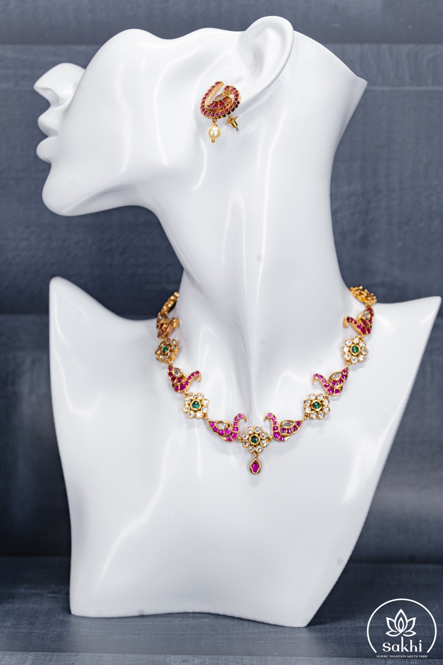 Bird Motif Pota Stone Necklace Set