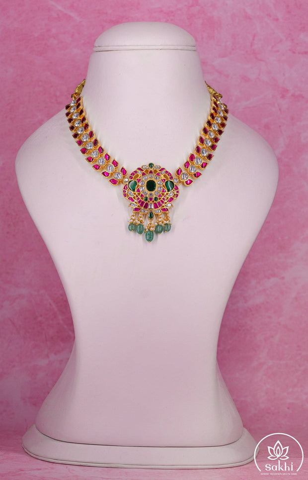 Elegant Floral Jadau Kundan Necklace with Green Bead Drops