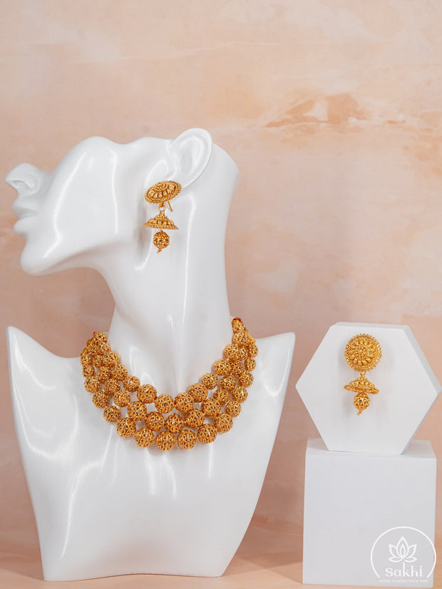 Traditional Gold Tone Ball Necklace Set