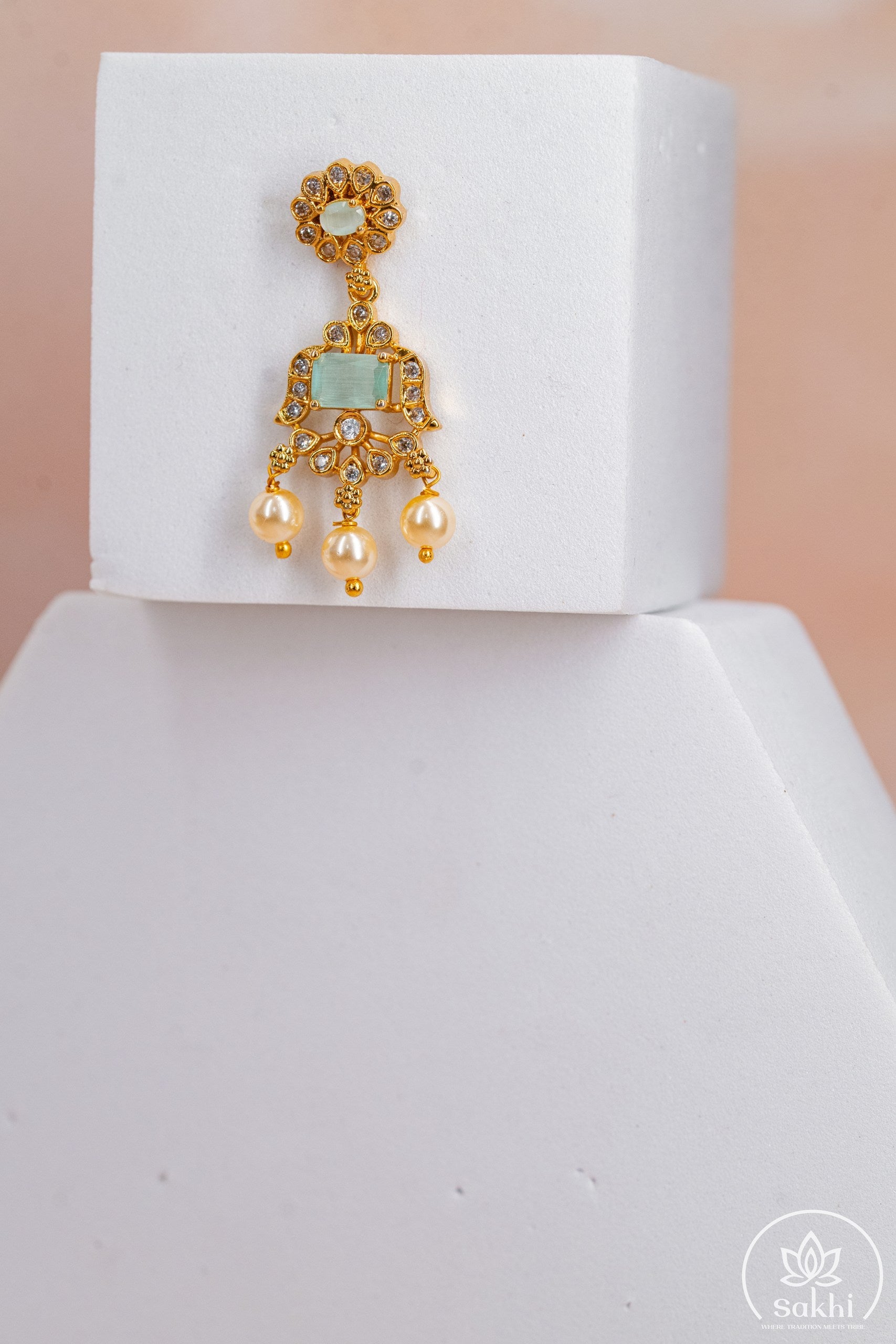 Elegant White and Green Stone Necklace Set